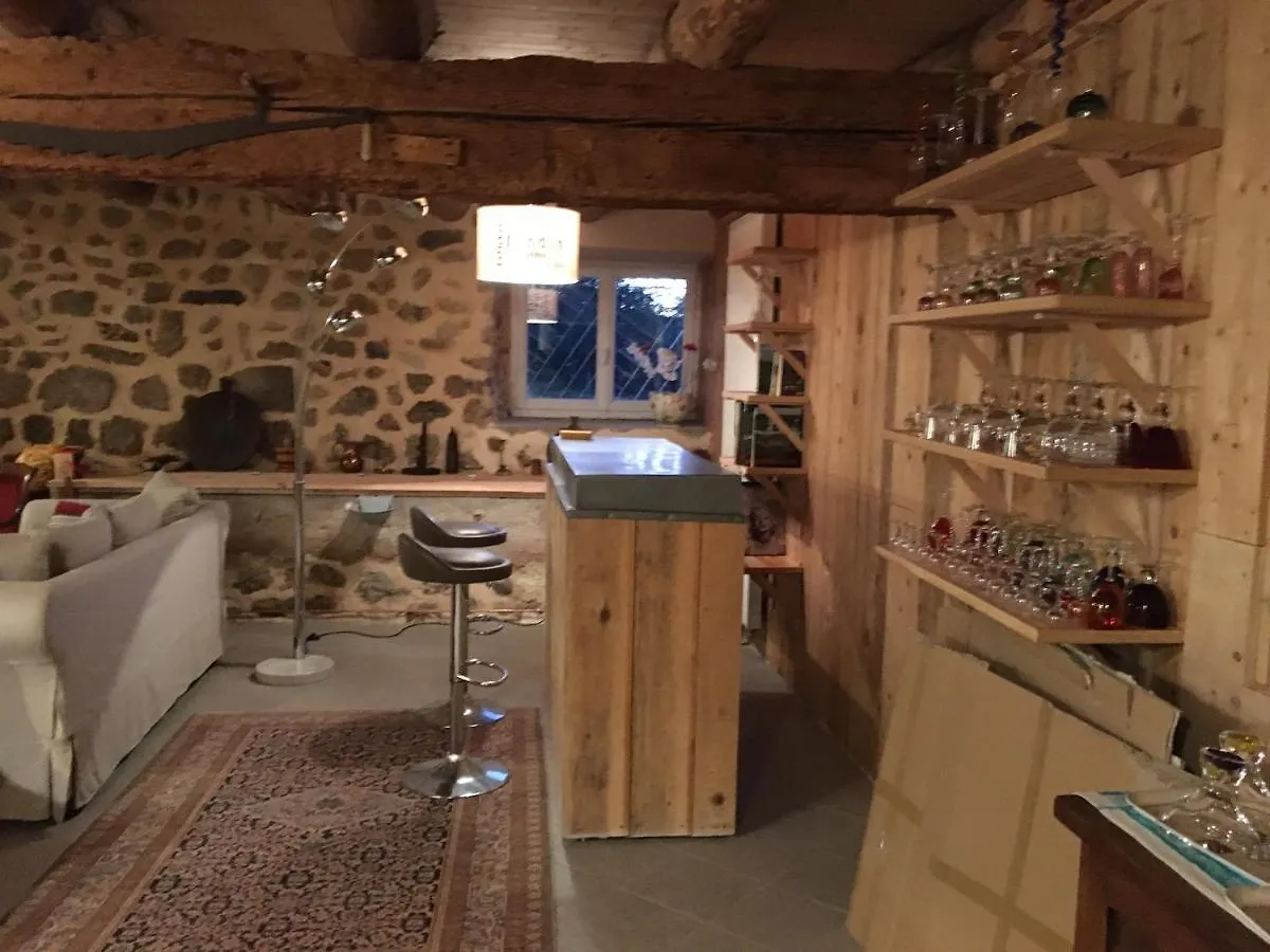 La Petite Maison Lejlighed Les Sauvages  Les Sauvages (Haute-Loire)